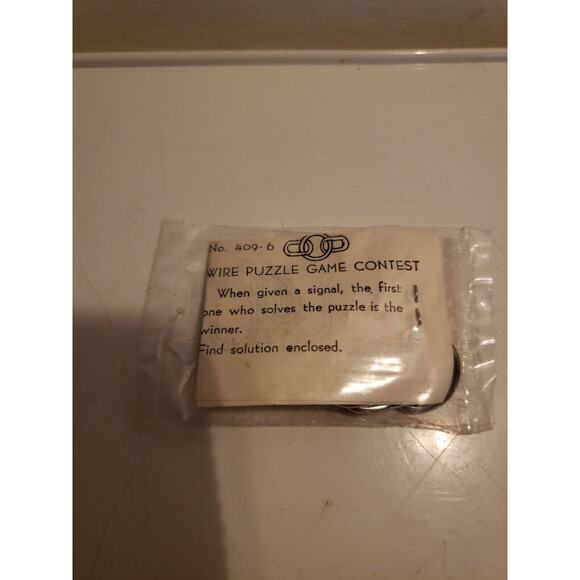 Fun For Everyone Magic Tricks - Wire Puzzle Game Contest - Hong Kong - Picture 4 of 7